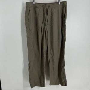 REI 16 Nylon Lightweight Cropped Pants Green straight leg hiking 0510